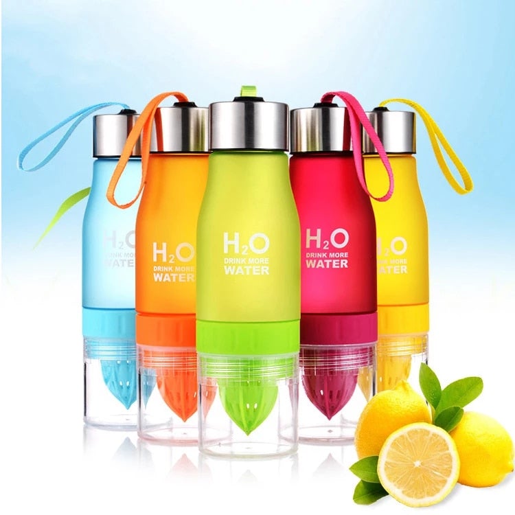Bouteille d'eau avec infuseur de fruits H²O